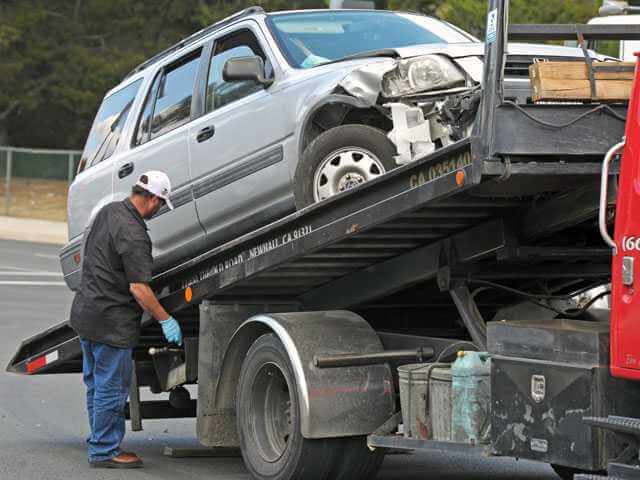 tow truck driver safety, image.