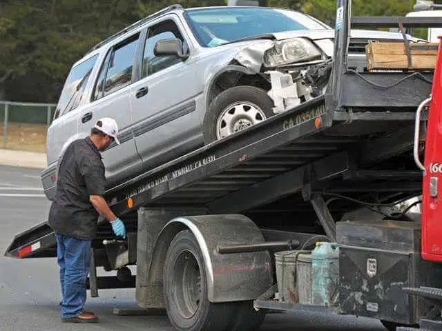 tow truck driver safety, image
