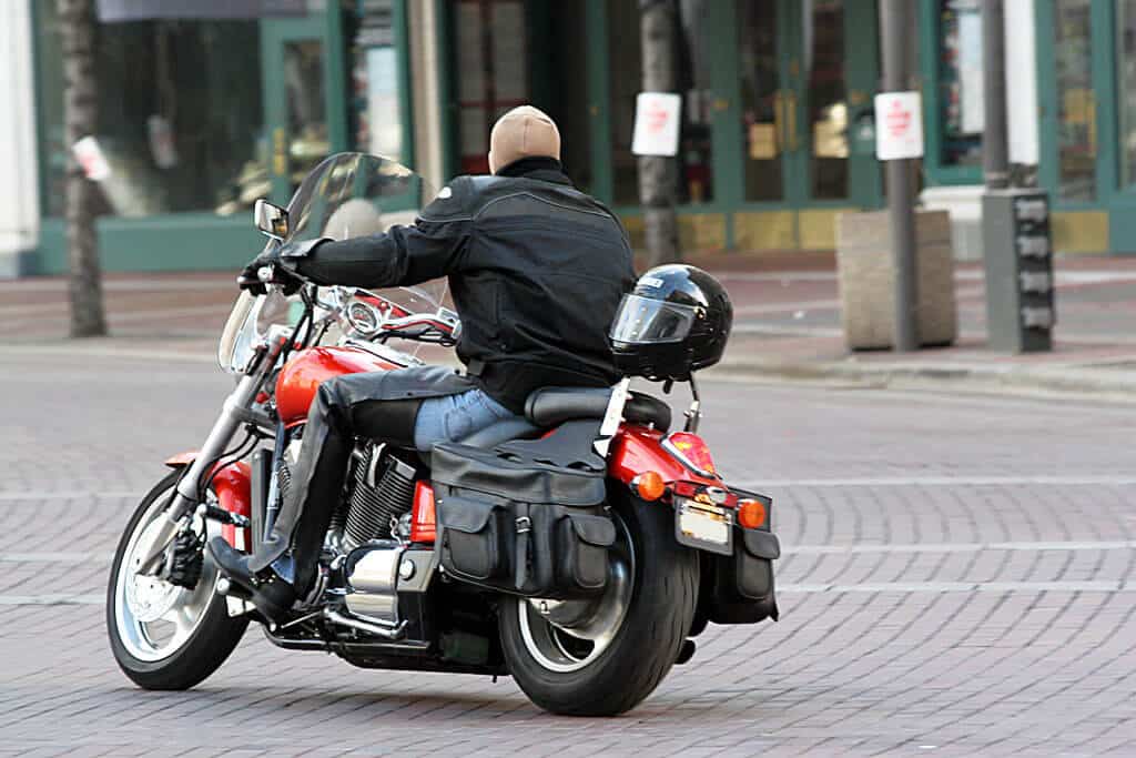 motorcycle fatalities no helmet, image
