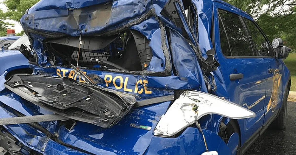 trucker-slams-into-michigan-state-police-patrol-car-on-i-696