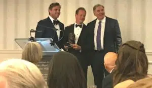 Michigan Auto Law's Steve Gursten receiving the Melvin M. Belli society award