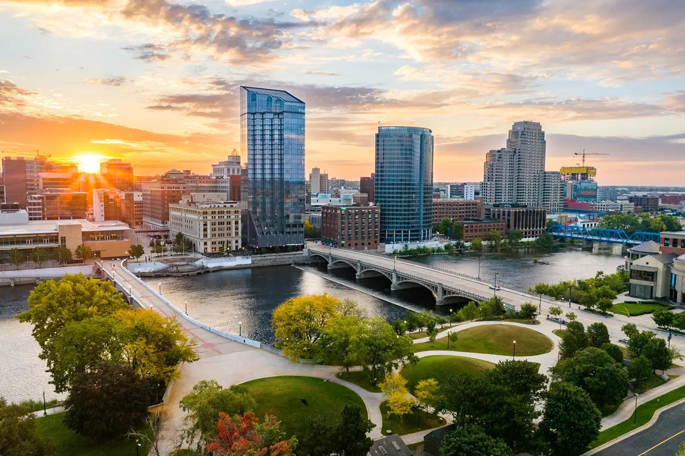 Grand Rapids skyline at sunset, representing Michigan Auto Law as a Lyft crash lawyer in Grand Rapids.