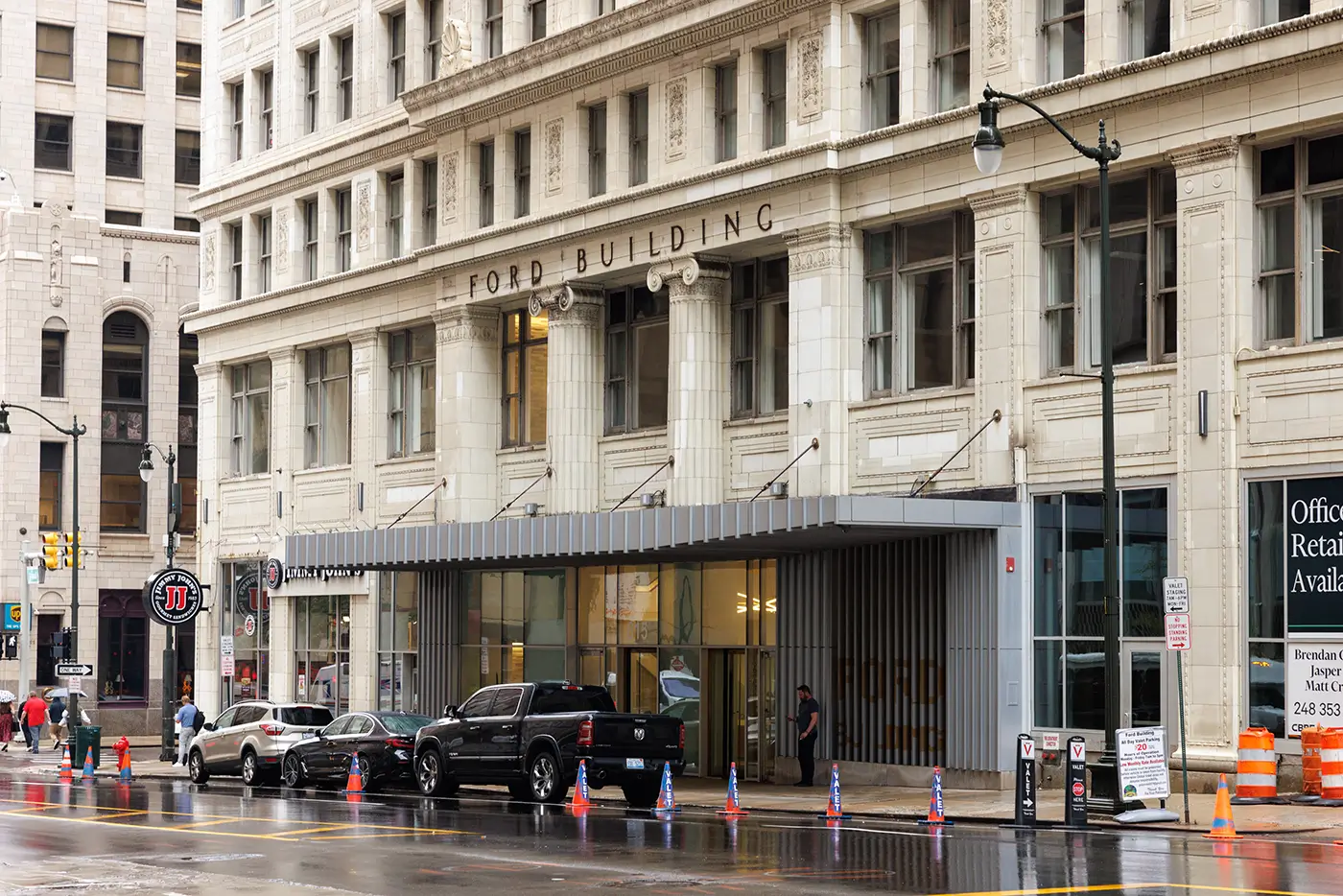 Downtown Detroit street near the Ford Building, where Michigan Auto Law helps victims as an Uber accident lawyer in Detroit.