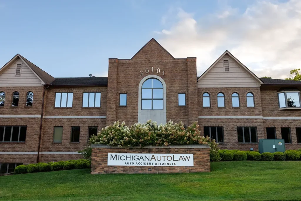 Michigan Auto Law office building, a car accident attorney in Farmington Hills.