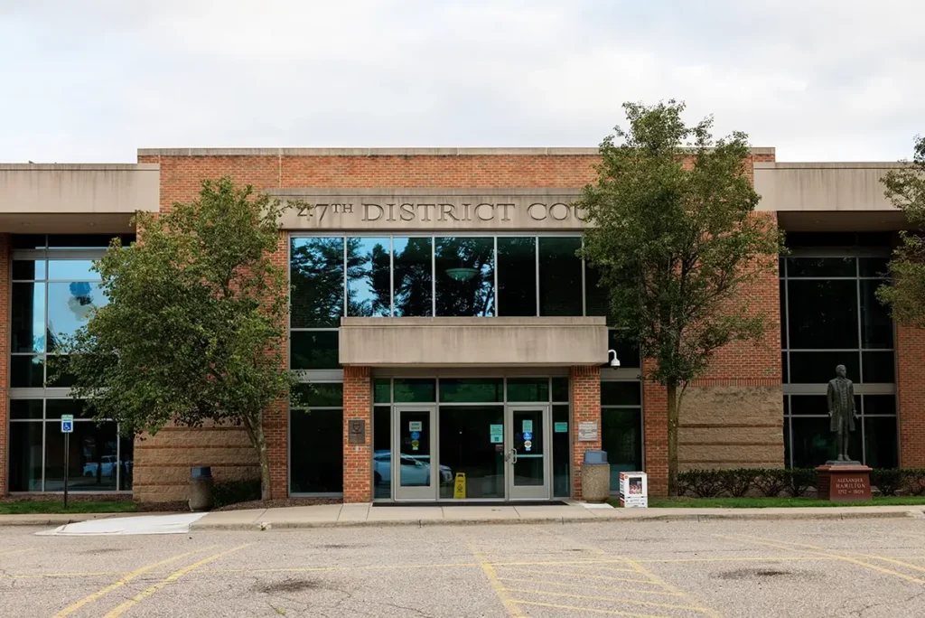 47th District Court building representing Lyft accident attorney, Michigan Auto Law's Farmington Hills legal services.